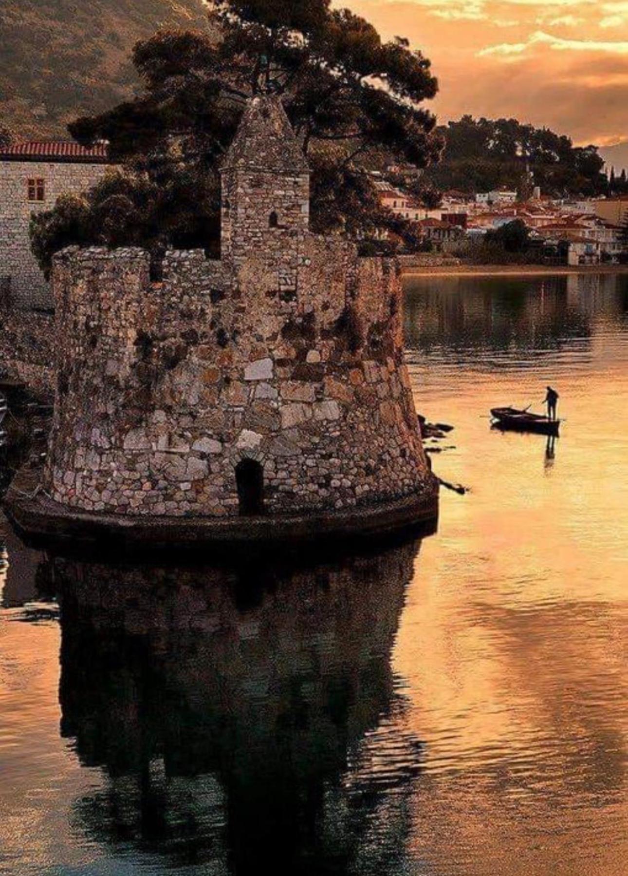 Nafpaktos-Luxury Suite Luaran gambar